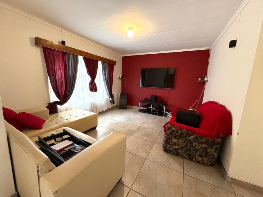 3 Bedroom Property for Sale in Naudeville Free State